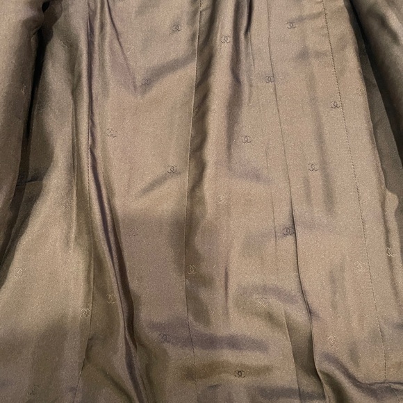 CHANEL Brown and Cream Wool Tweed Boucle Skirt Suit- French Size 40/ US 8 - Picture 12 of 16